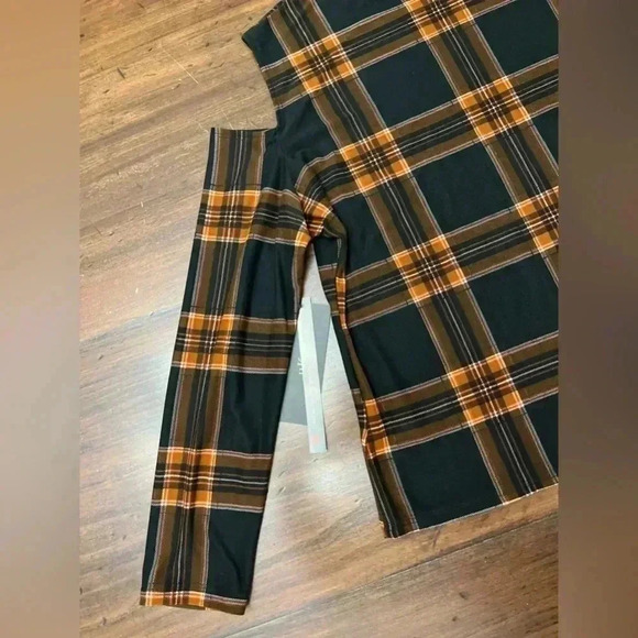 2/$12 HKR Collections Top Size XL Cold Shoulder Black & Rust Plaid Boutique Fall - Picture 10 of 14